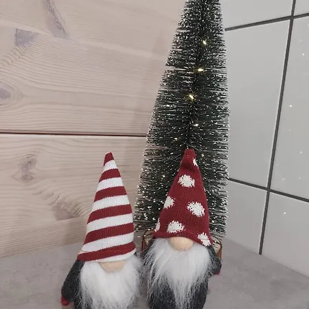 Sirius Sieri, Log-cottage By The Villa *