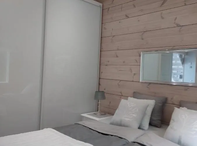 Willa Sirius Sieri, Log-cottage By The *